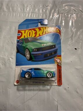 Hot Wheels '07 Ford Mustang